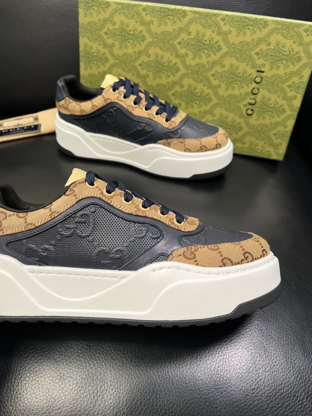 Men's shoes 💰840 Gucci high quality top crafts Gucci counter new original factory configuration, imported cowhide fabric from Italy, imported cowhide lining, breathable and comfortable, sole: original factory special supply original sole super comfortable, original factory and single goods, welcome to compare, code number 38-44 (customized 45 46)